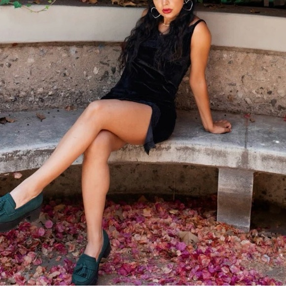 Dark green T.U.K footwear fringe loafers. Size 6 like NEW - Picture 8 of 8